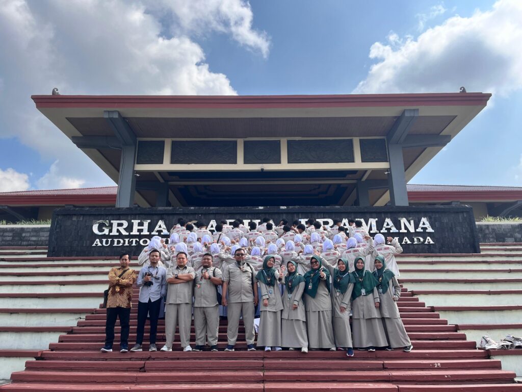 PENELITIAN LAPANGAN SMAIT THI 2024 “Learn and Grow : A Journey Of Self Discovery”